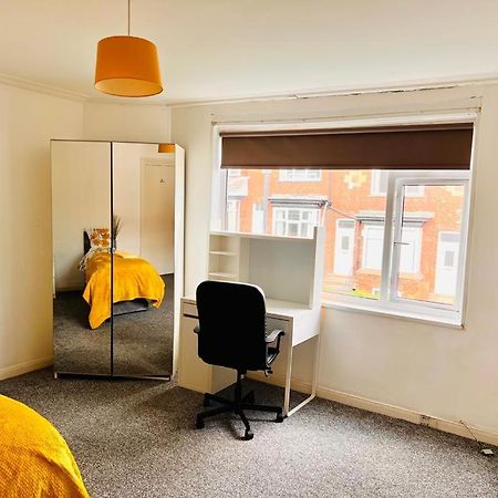 Private Room Close To Leeds University And City Centre Eksteriør bilde