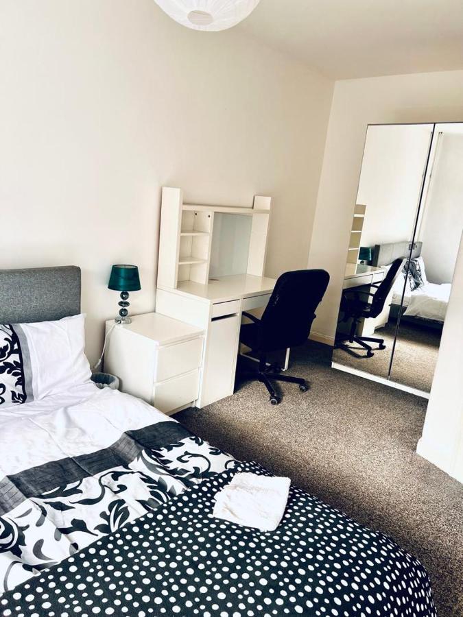 Private Room Close To Leeds University And City Centre Eksteriør bilde