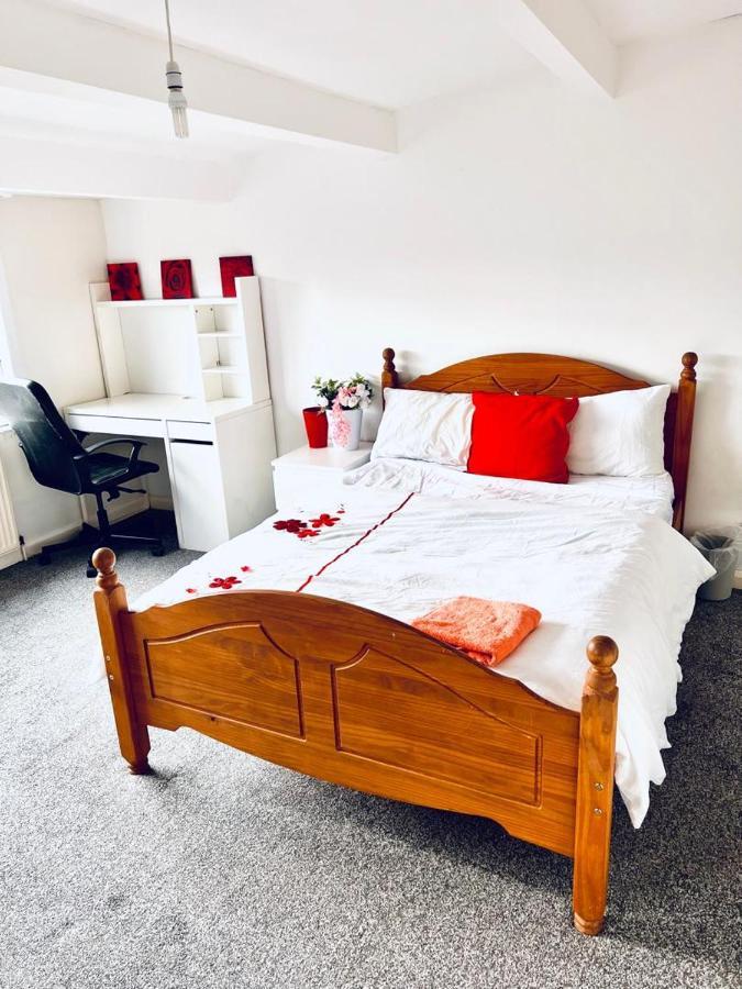 Private Room Close To Leeds University And City Centre Eksteriør bilde