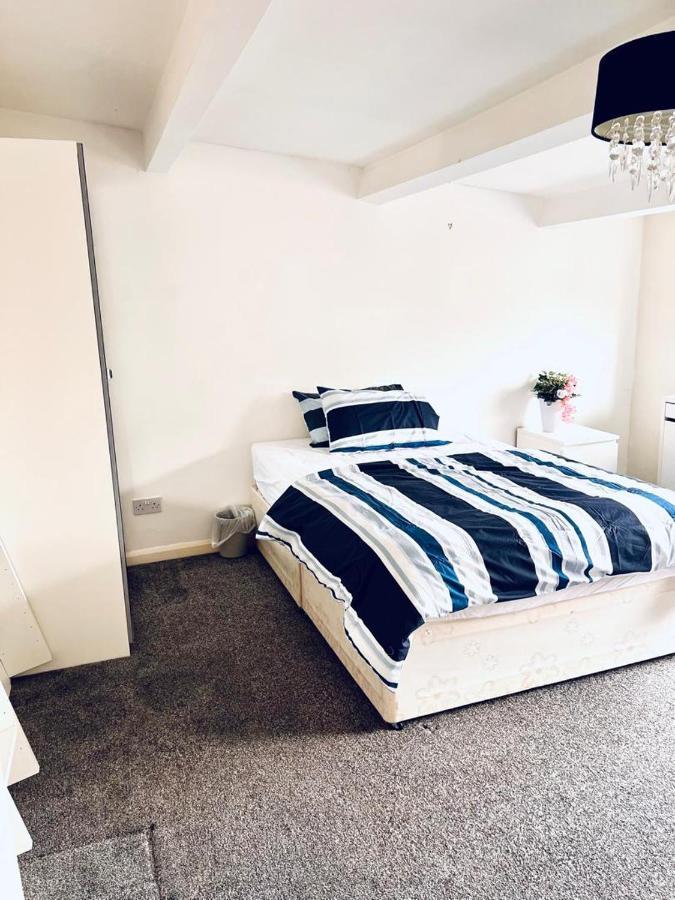 Private Room Close To Leeds University And City Centre Eksteriør bilde