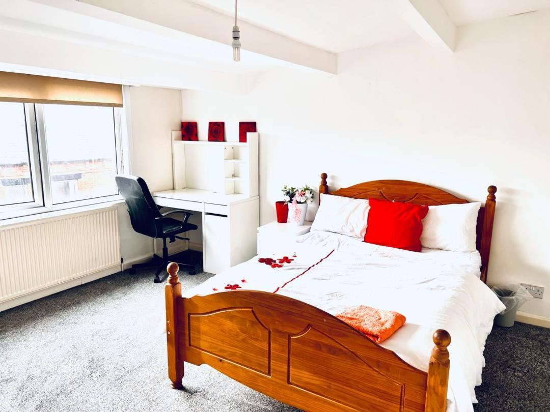 Private Room Close To Leeds University And City Centre Eksteriør bilde