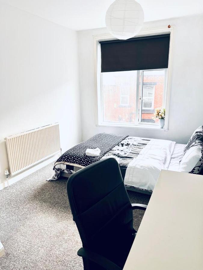 Private Room Close To Leeds University And City Centre Eksteriør bilde