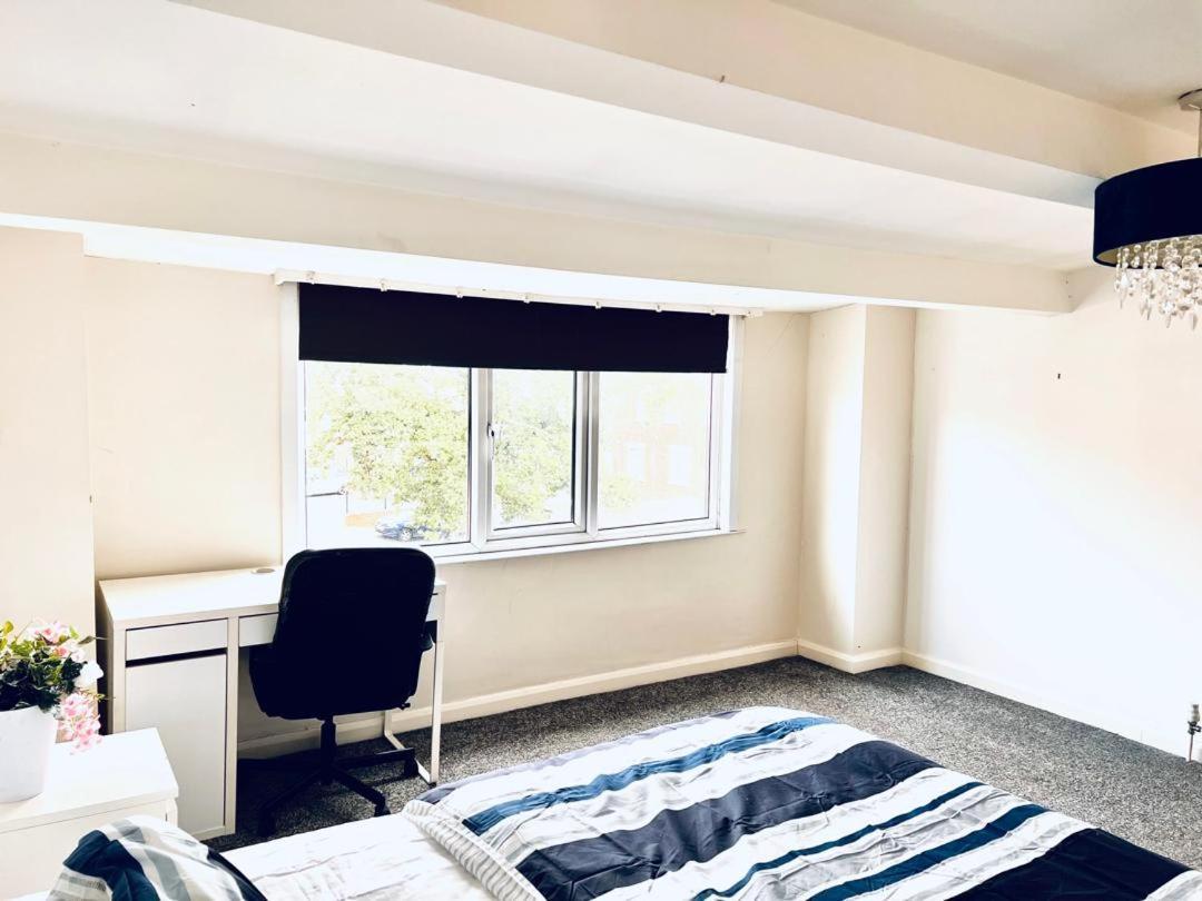 Private Room Close To Leeds University And City Centre Eksteriør bilde