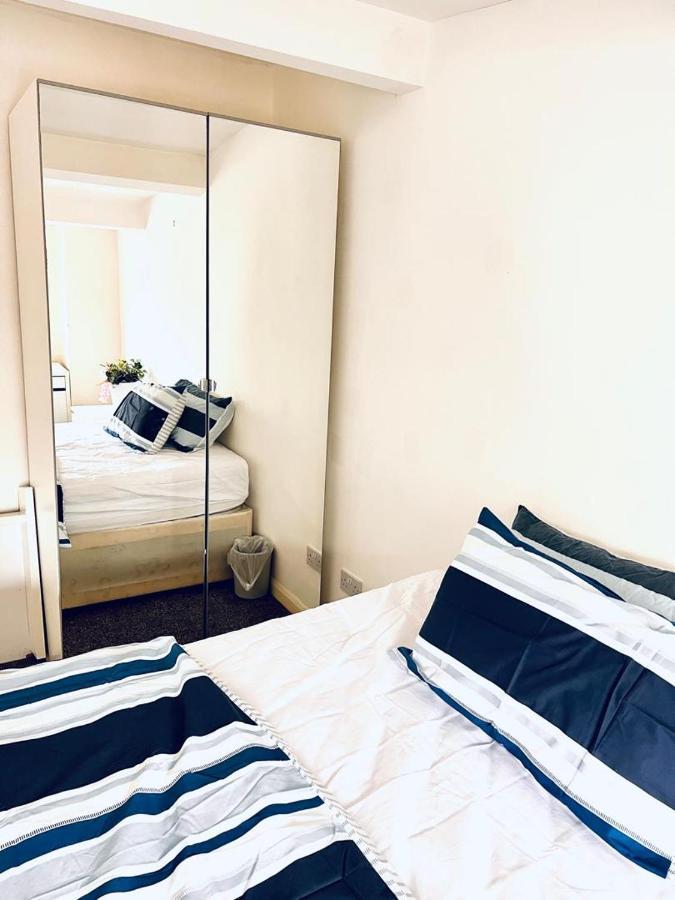 Private Room Close To Leeds University And City Centre Eksteriør bilde